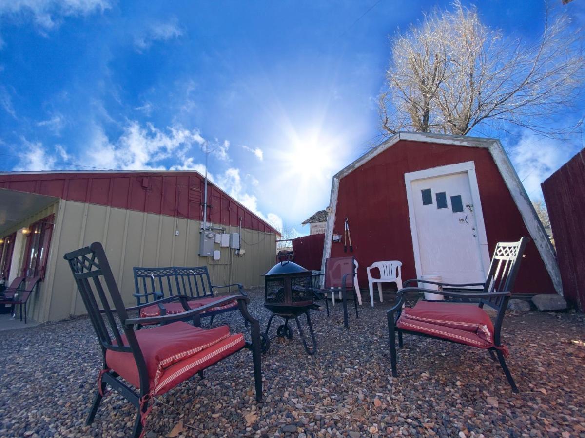 Roundtop Mountain Vista - Cabins And Motel Thermopolis Exterior foto