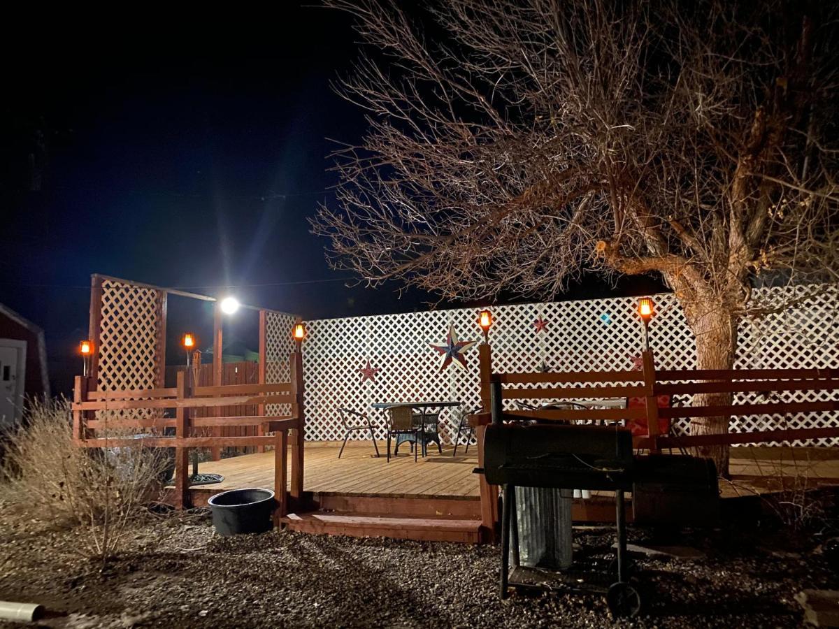 Roundtop Mountain Vista - Cabins And Motel Thermopolis Exterior foto